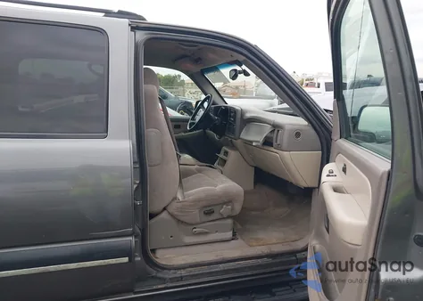 2001 Chevrolet Suburban 1500 Ls z USA, uszkodzony, nr VIN 3GNFK16T81G246620